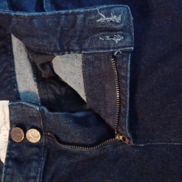 EST 1948 DENIM, WOMENS CLASSIC FIT, SIZE 4. - Picture 5 of 8